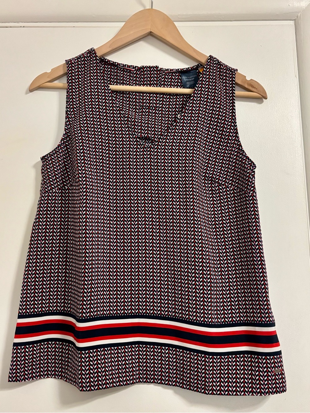 NWT TOMMY THILFIGER Sleeveless Printed Tank with Stripe Hem XS